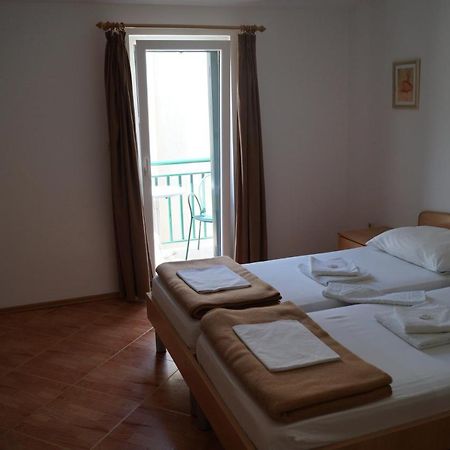 Pansion Knezovic Hotel Baška Voda Екстериор снимка