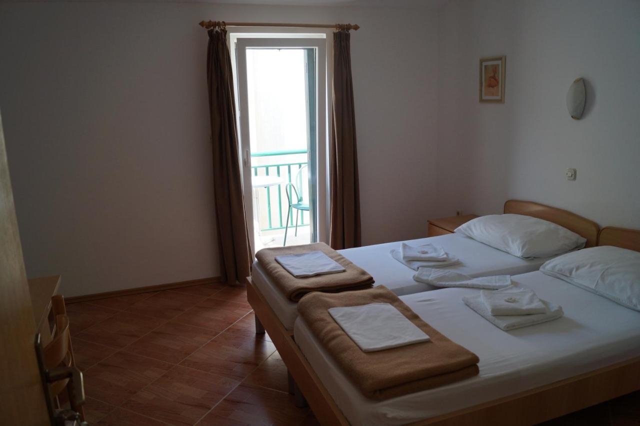 Pansion Knezovic Hotel Baška Voda Екстериор снимка